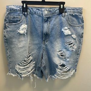 Madden NYC women’s distressed Jean shorts women’s juniors size 17